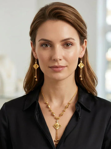 Gold Tone Necklace & Earrings Set – Geometric Design